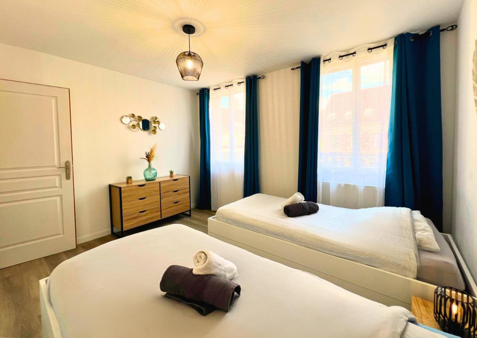 Le Spacieux A Saint-Omer - 2 Chambres, Centre Et Gare A Pied, Parking Gratuit エクステリア 写真